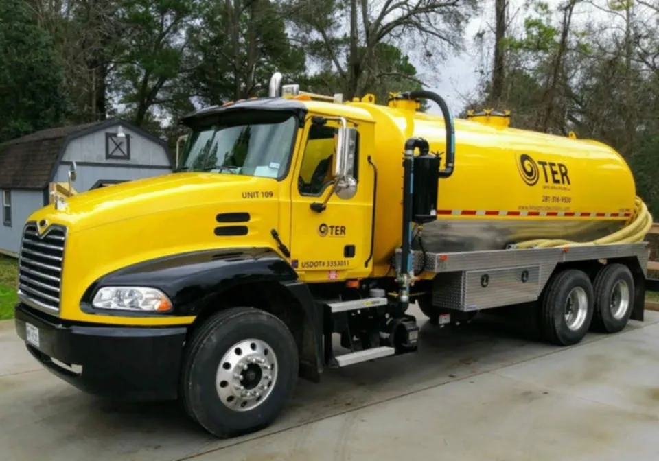 SEPTIC TANK PUMPING & CLEANING IN THE GREATER HOUSTON AREA